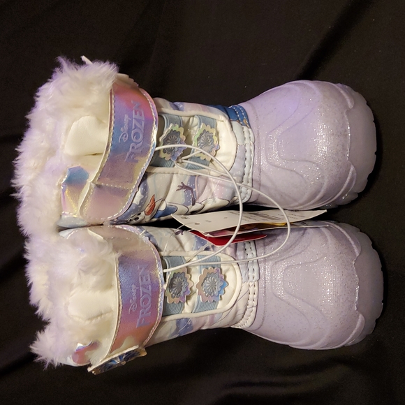 Toddler Girls Frozen Lighted Winter Snow Boot with Faux Fur Lining - Picture 2 of 5